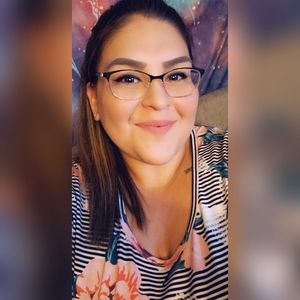 Meet your Posher, Loriann